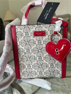 NWT Kate spade Valentines Day Spade flower coated Manhattan mini Tote